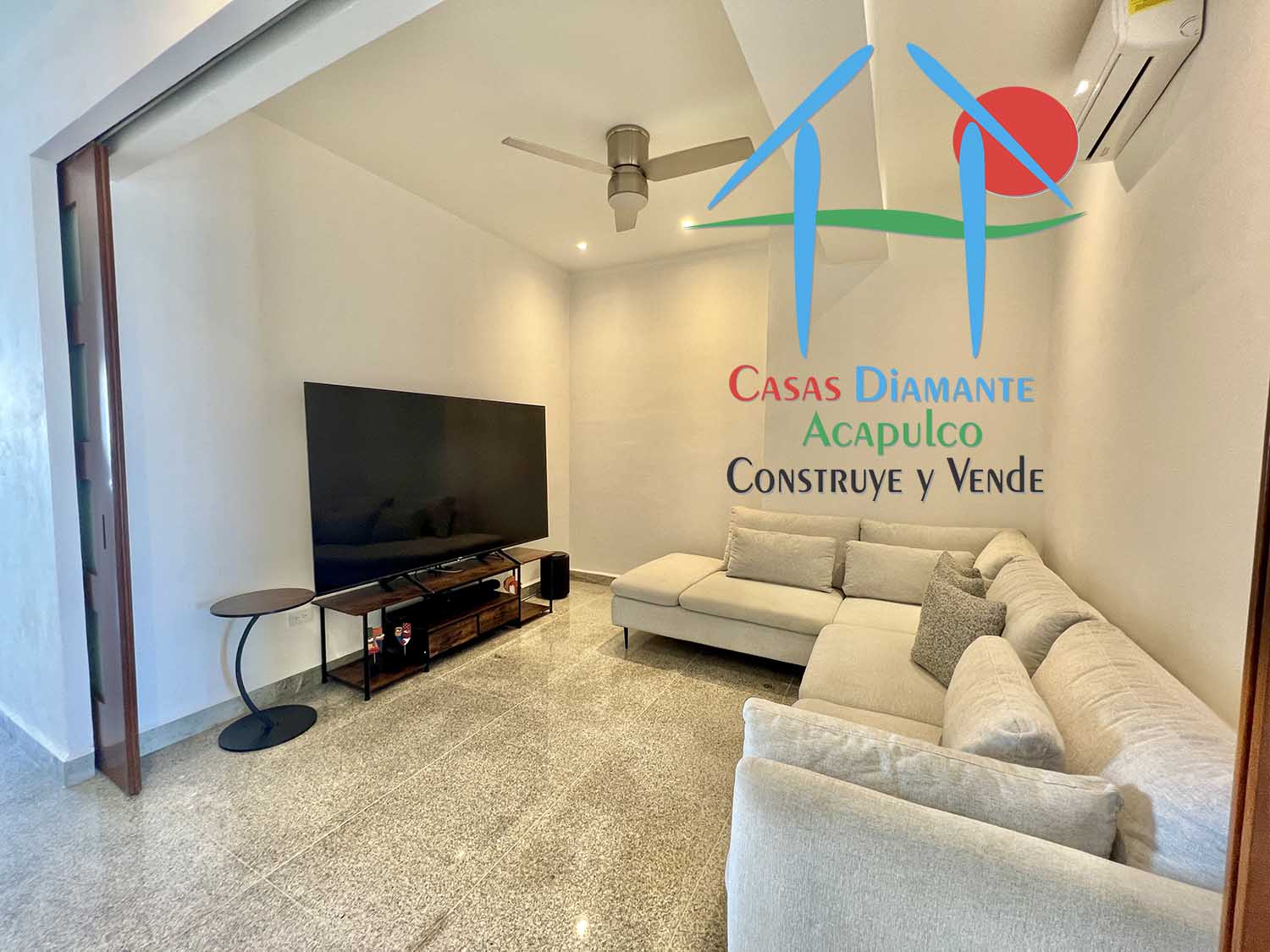 Ocean Front 808 - Sala de televisión 2